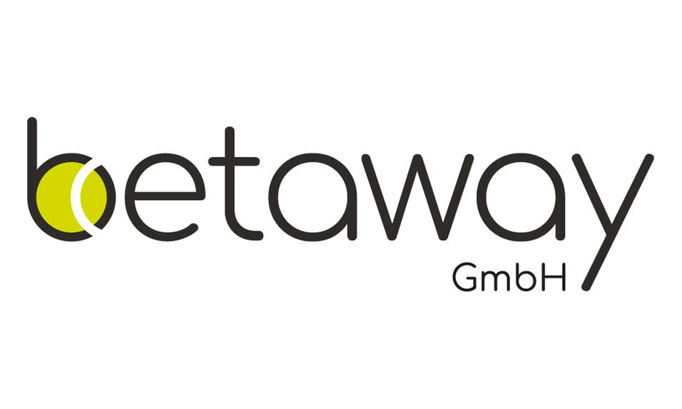 Logo der betaway GmbH: Schriftzug in Schwarz mit gelben und gr&uuml;nen Elementen, modernes Design.